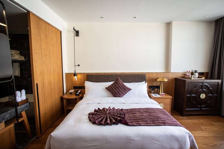 Room 5 of 22