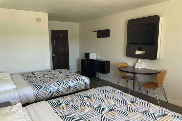 Room 15 of 22