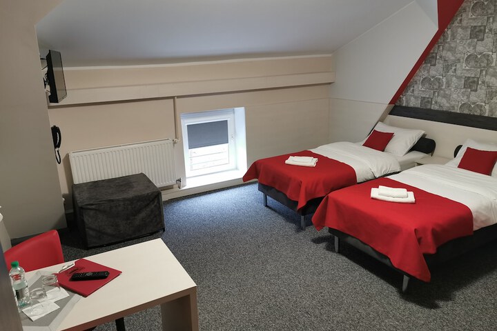 Room 15 of 39