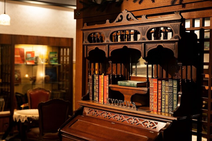 Hotel Interior 21 of 136