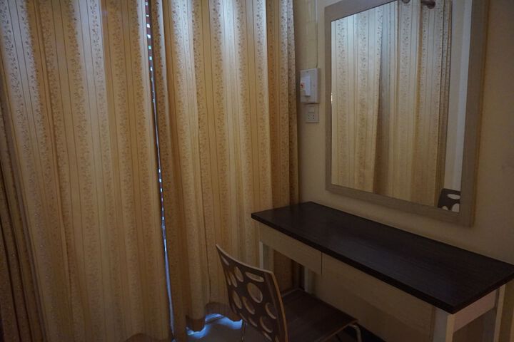 Room 12 of 24