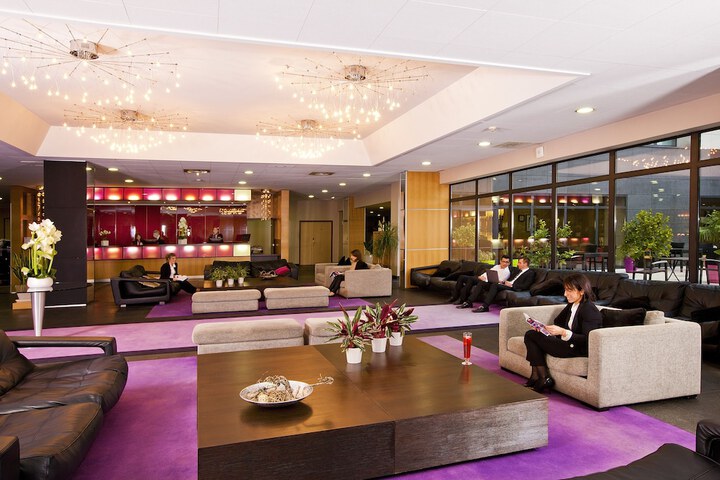 Entrance & Lobby