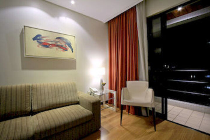 Room 13 of 19