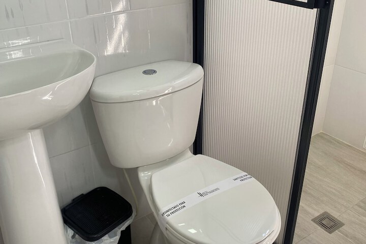 Room 90 of 92