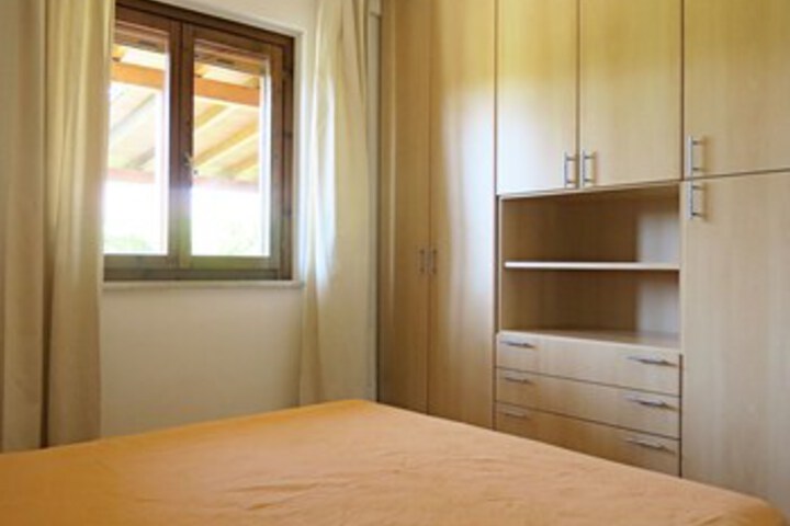 Room 8 of 14