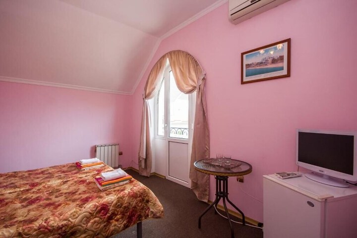 Room 5 of 26