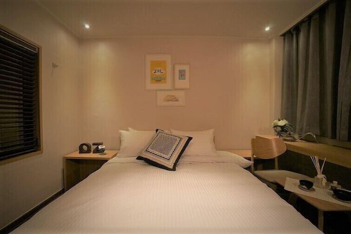 Room 2 of 14