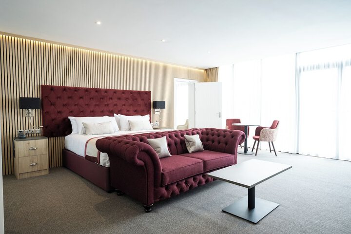 Room 33 of 84