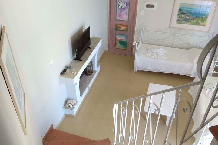 Room 8 of 25
