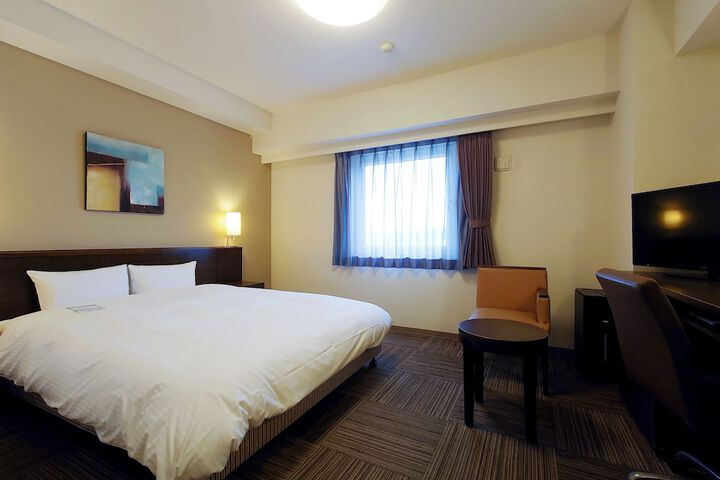 Room 9 of 27
