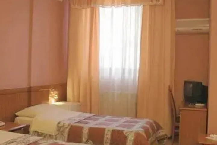 Room 4 of 7
