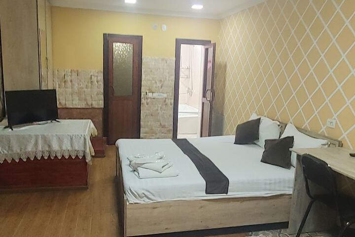 Room 7 of 13