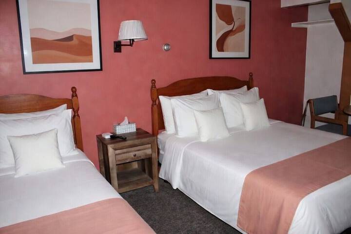 Room 5 of 8