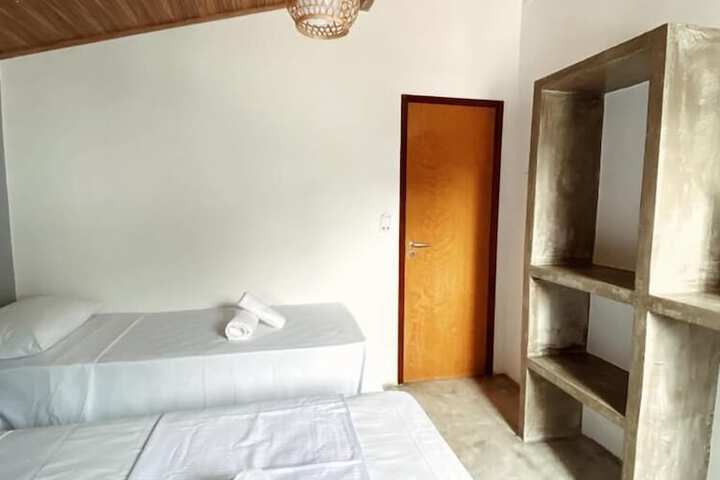 Room 5 of 34