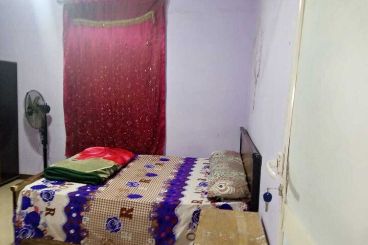 Room 33 of 52