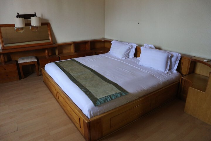 Room 13 of 54