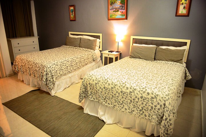Room 10 of 44