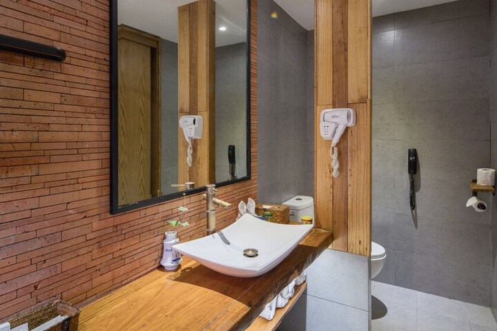 Wuzhen Yuexiang Inn