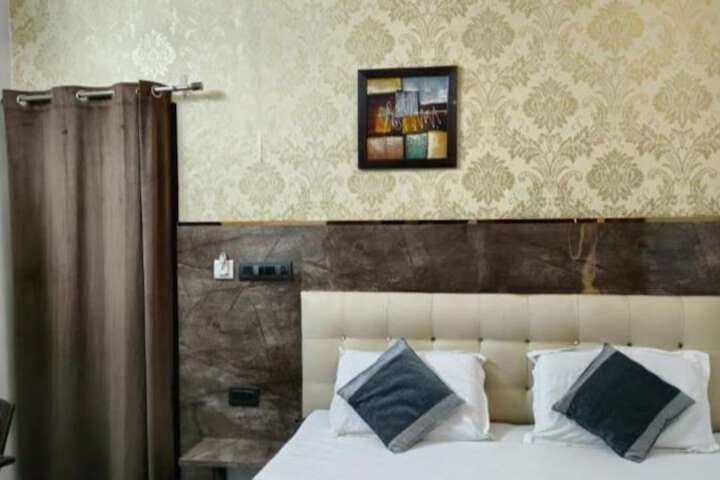 Exterior of Goroomgo Krishna Residency Bareilly