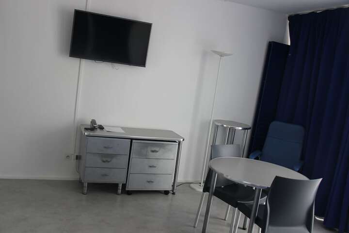 Room 13 of 41