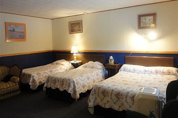 Room 8 of 48