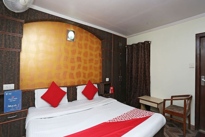 Room 11 of 25