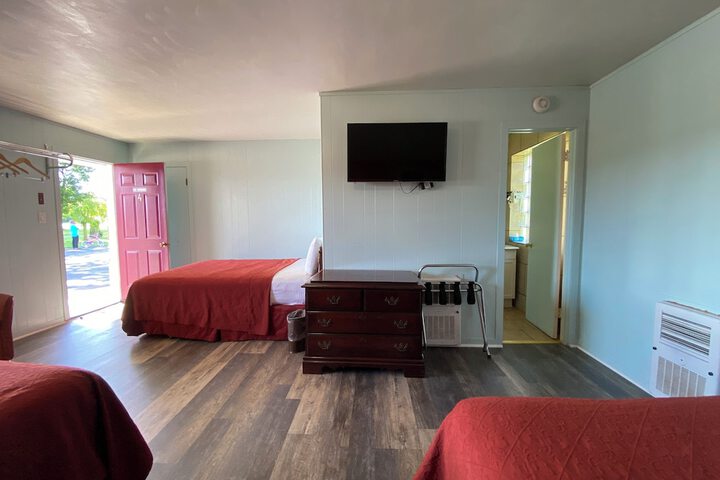 2 Double Beds (4 of 12)