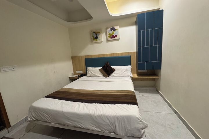 Room 33 of 55