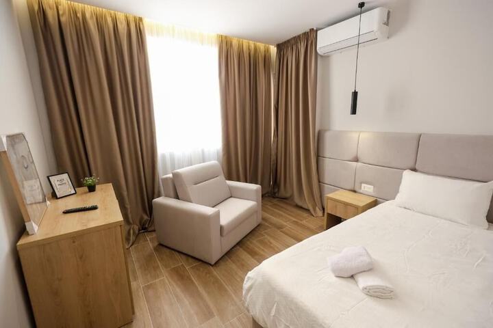 Room 6 of 65