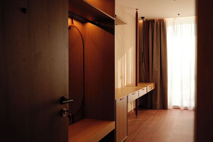 Room 7 of 37