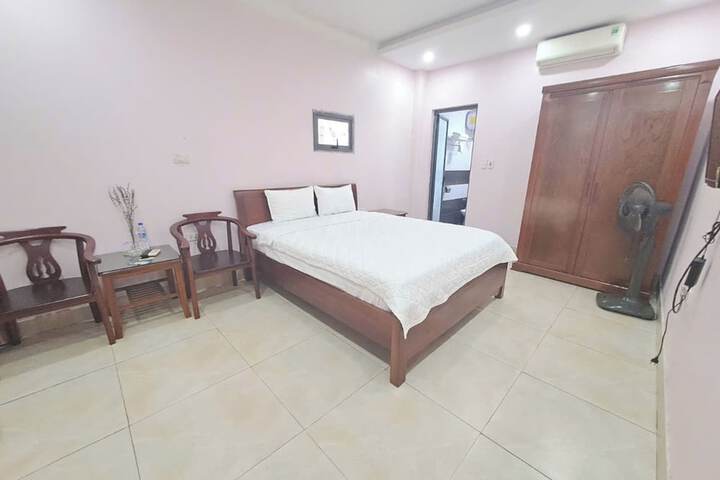 Room 6 of 42