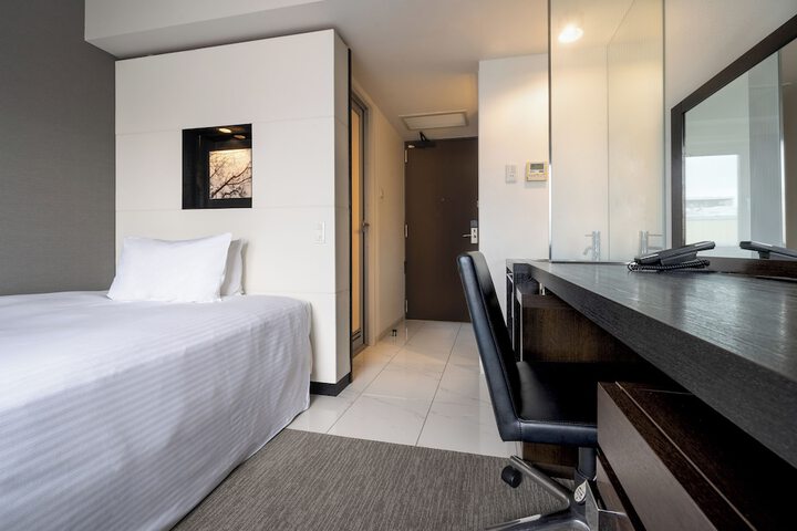 Room 15 of 22
