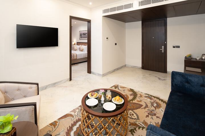 Room 12 of 28