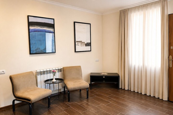 Ballroom/Hall 69 of 75