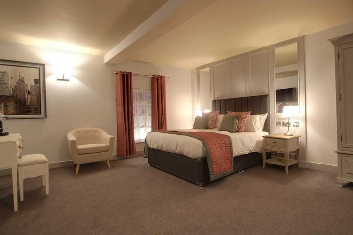 Room 3 of 32
