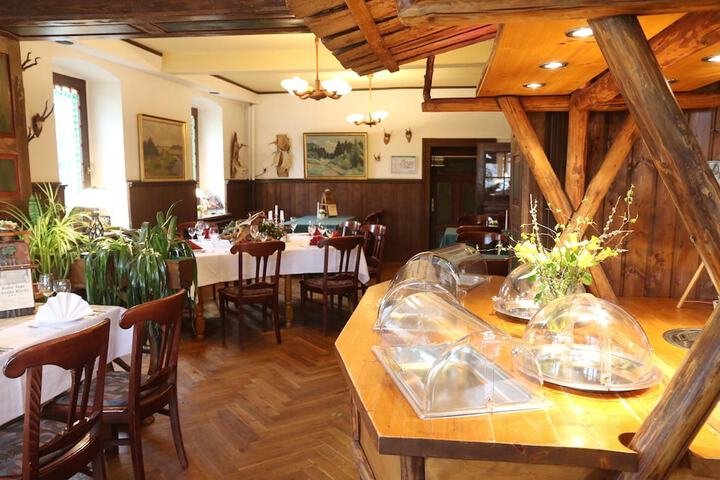 Dining 43 of 54