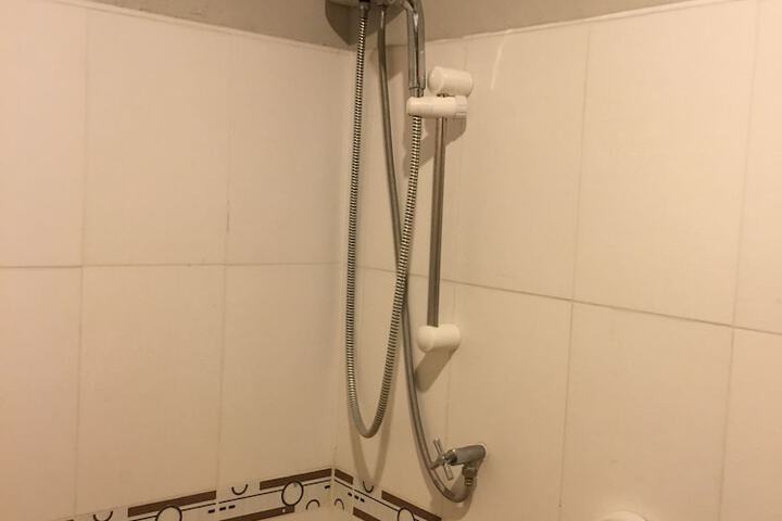Room 20 of 33