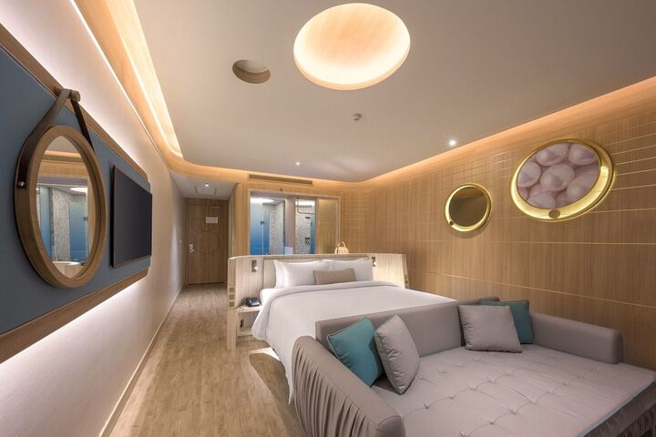 Room 34 of 120