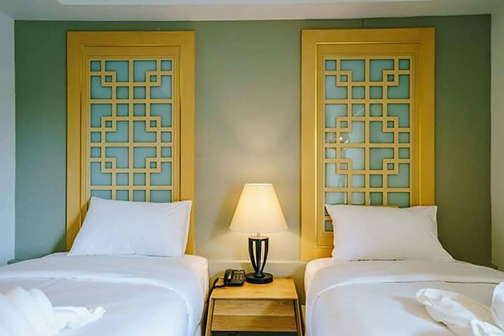 Room 2 of 91