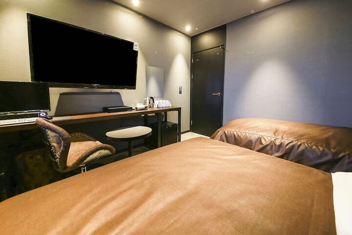 Room 14 of 25