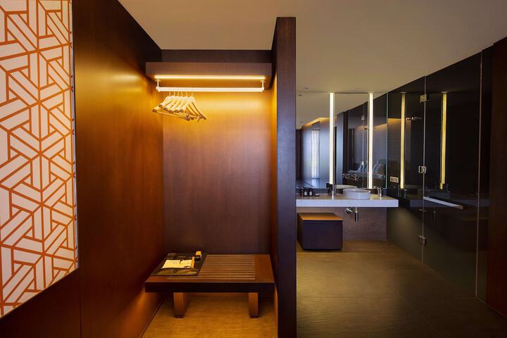 Room 119 of 317
