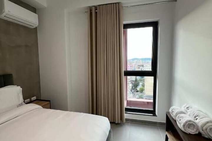Room 72 of 112