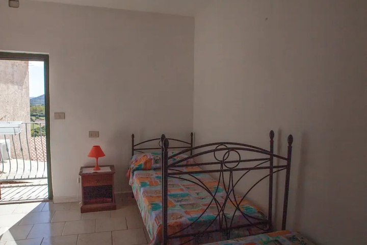 Room 3 of 12