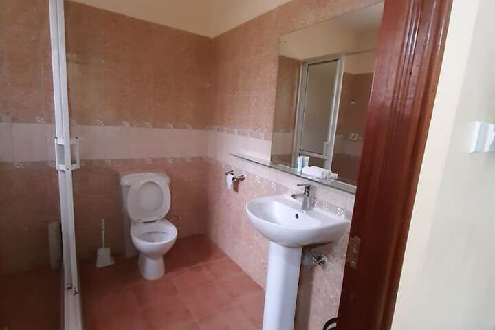 Room 10 of 18