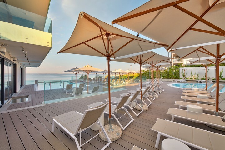 Sundeck 96 of 106