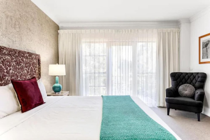 Room 5 of 43