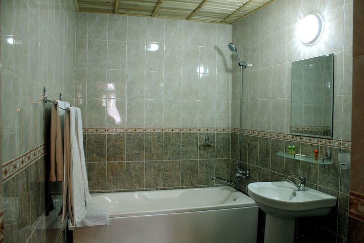 Room 15 of 36