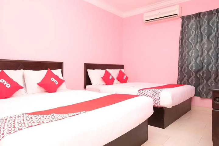 Room 4 of 15