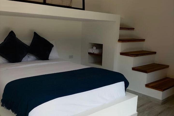 Room 17 of 31
