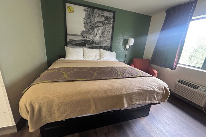 Room 5 of 45